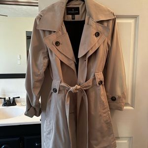 London Fog short trench